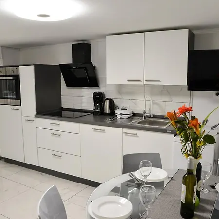 Olive 2 Apartment *