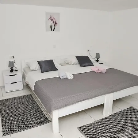 Apartment Olive 2 *