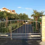 Olive 2 Apartman Zára